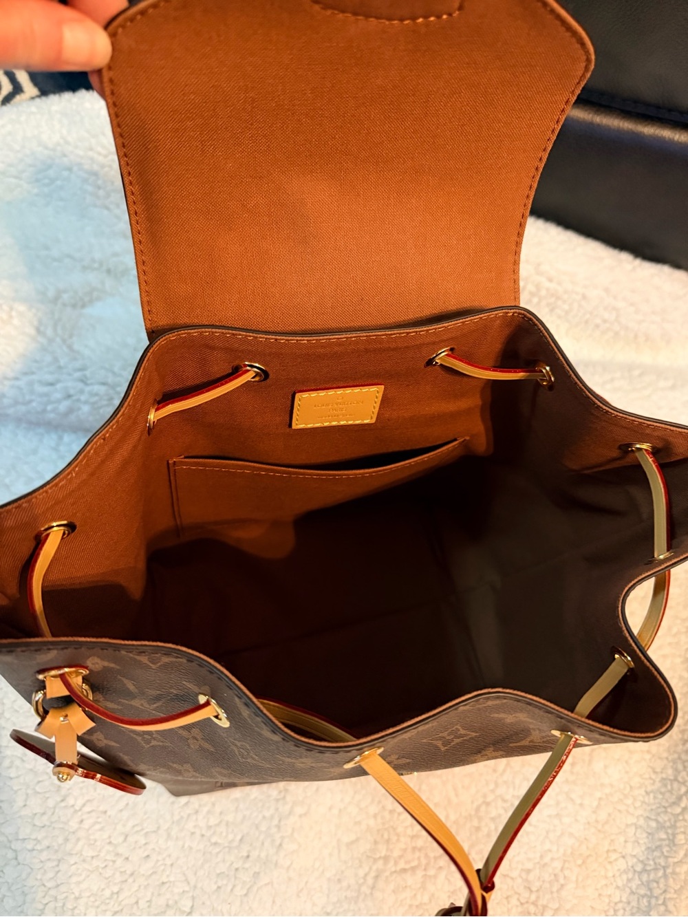 Drawstring backpack - Picture 2 of 4